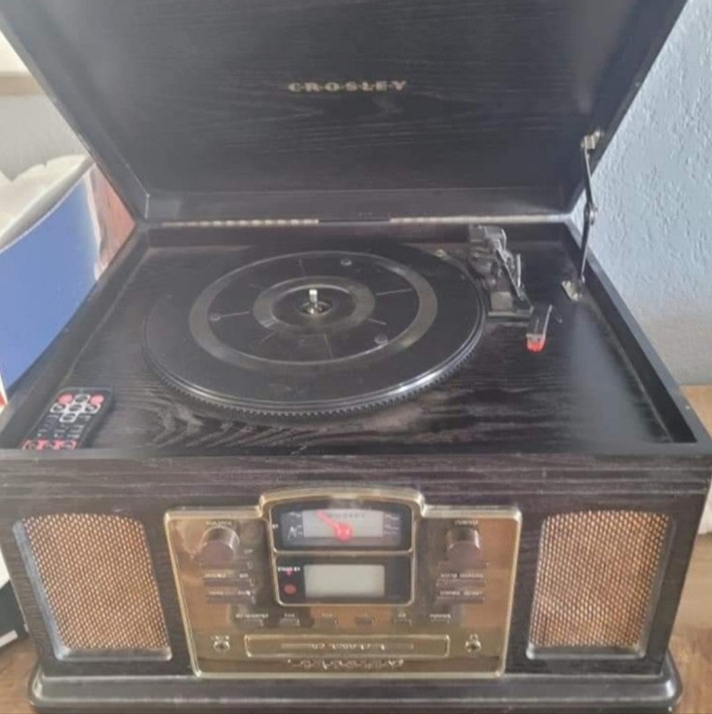 Record/ CD/ cassette tape player